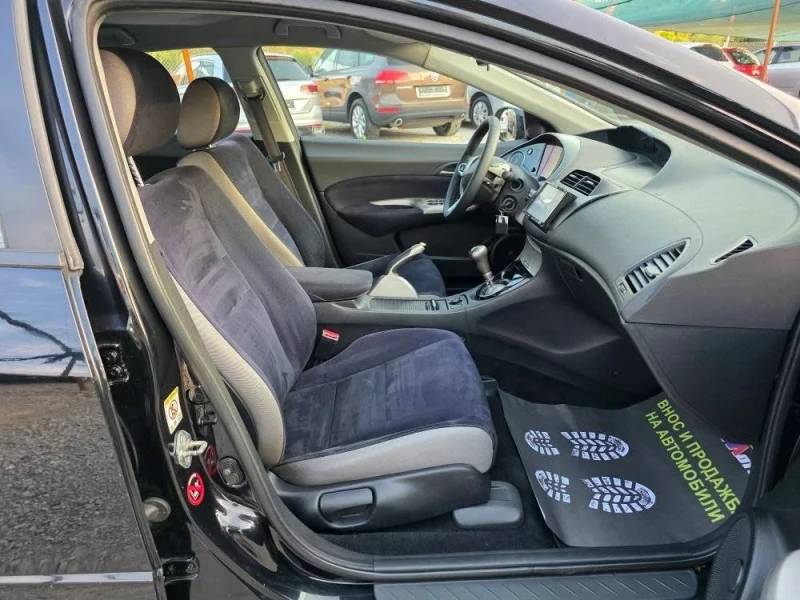Honda Civic 2.2CDTI 140K.C. / 6 СКОРОСТИ / КЛИМАТРОНИК, снимка 11 - Автомобили и джипове - 51305722