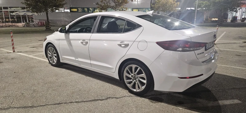 Hyundai Elantra 2.0, снимка 4 - Автомобили и джипове - 52578789
