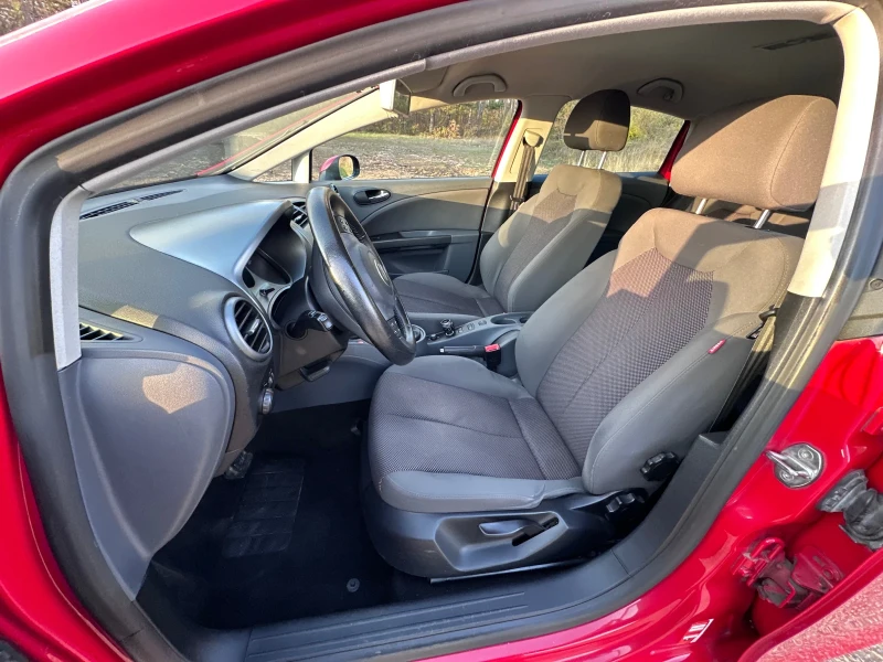 Seat Leon, снимка 11 - Автомобили и джипове - 52532684