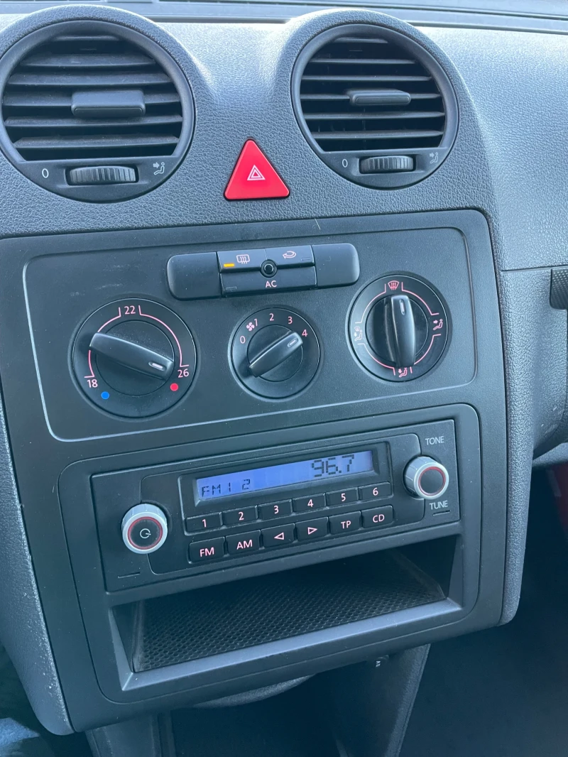 VW Caddy 1.9TDI/105hp/MAXI/2 плъзгащи/Товарно/Нови Гуми/, снимка 11 - Автомобили и джипове - 52805292