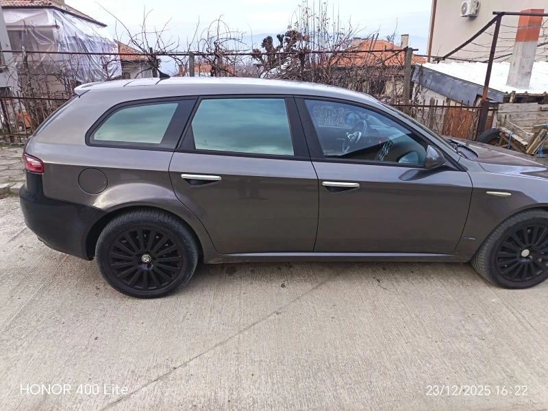 Alfa Romeo 159 sportwagon 2.4 JTDM, снимка 2 - Автомобили и джипове - 52886360