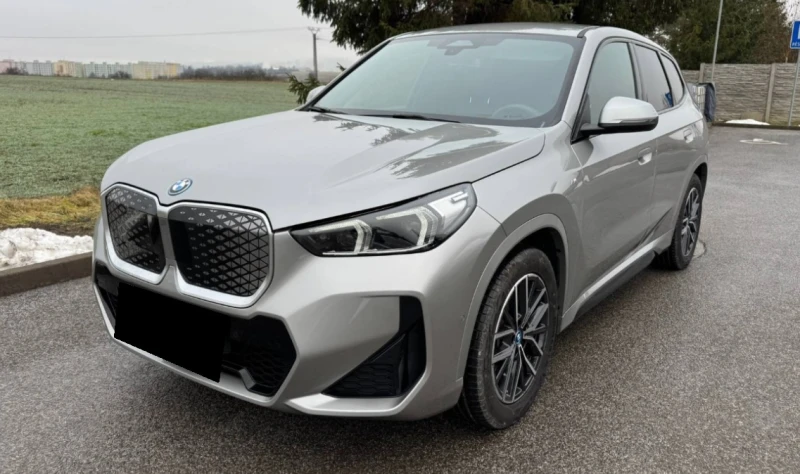 BMW iX1 eDrive20, снимка 3 - Автомобили и джипове - 53120826