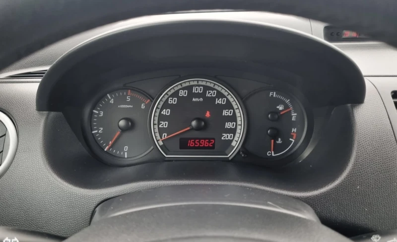 Suzuki Swift 1.3DDIS* * ПЪЛНА ГАРАНЦИЯ* * , снимка 15 - Автомобили и джипове - 53268453