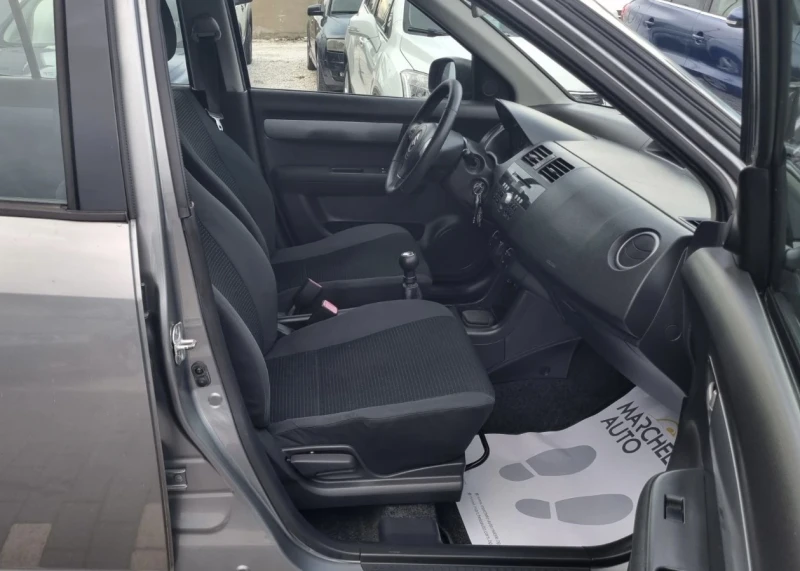 Suzuki Swift 1.3DDIS* * ПЪЛНА ГАРАНЦИЯ* * , снимка 9 - Автомобили и джипове - 53268453