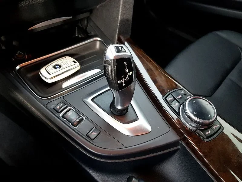 BMW 320 Gt (F34), снимка 13 - Автомобили и джипове - 55898327