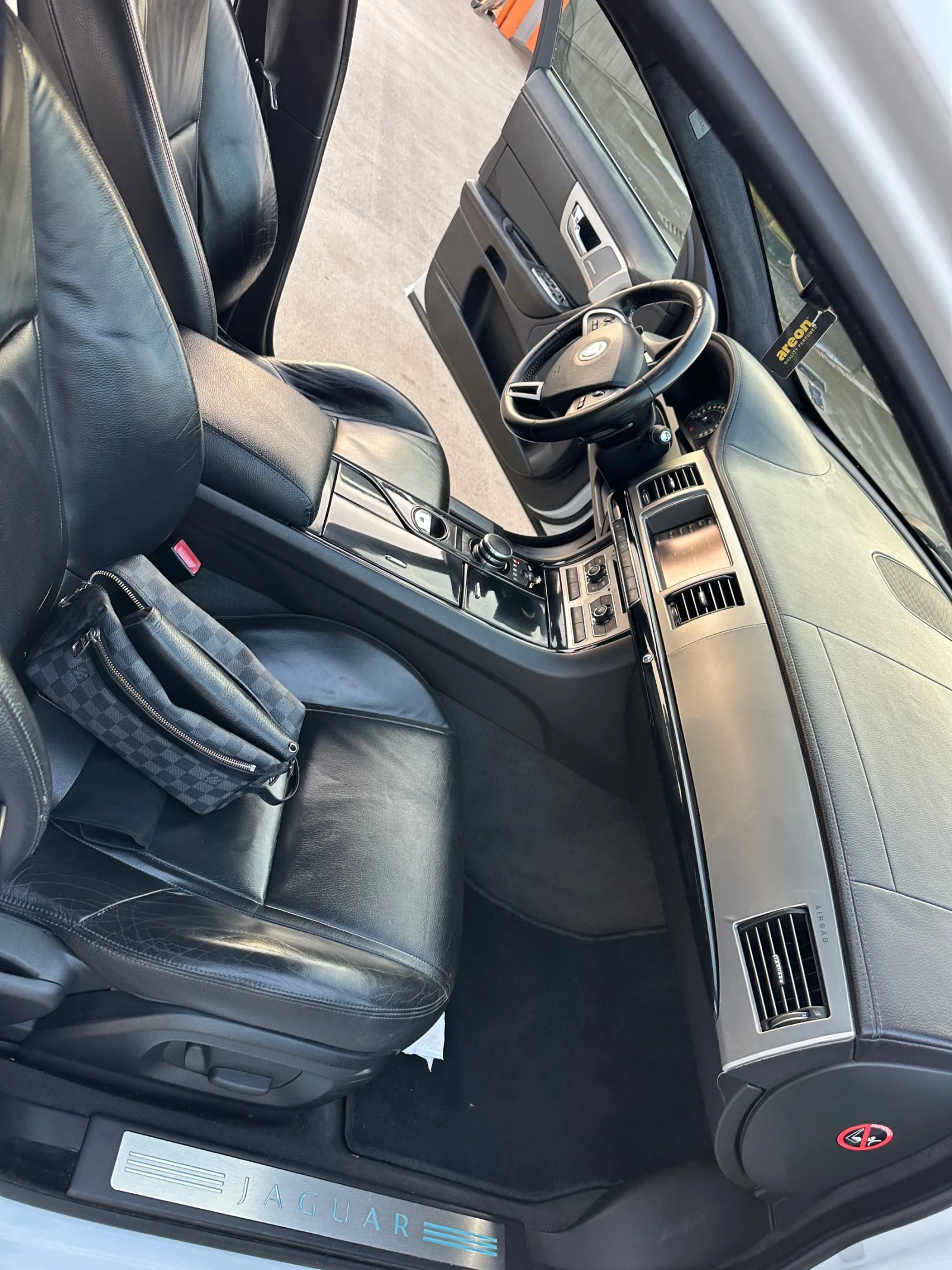 Jaguar Xf 2.2R  | Mobile.bg — изображение 12