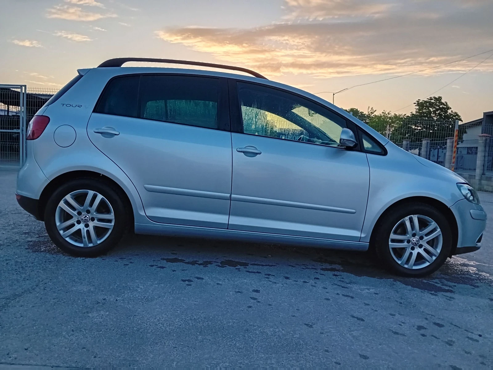 VW Golf 1.9TDI 105 6ск.TOUR - изображение 2