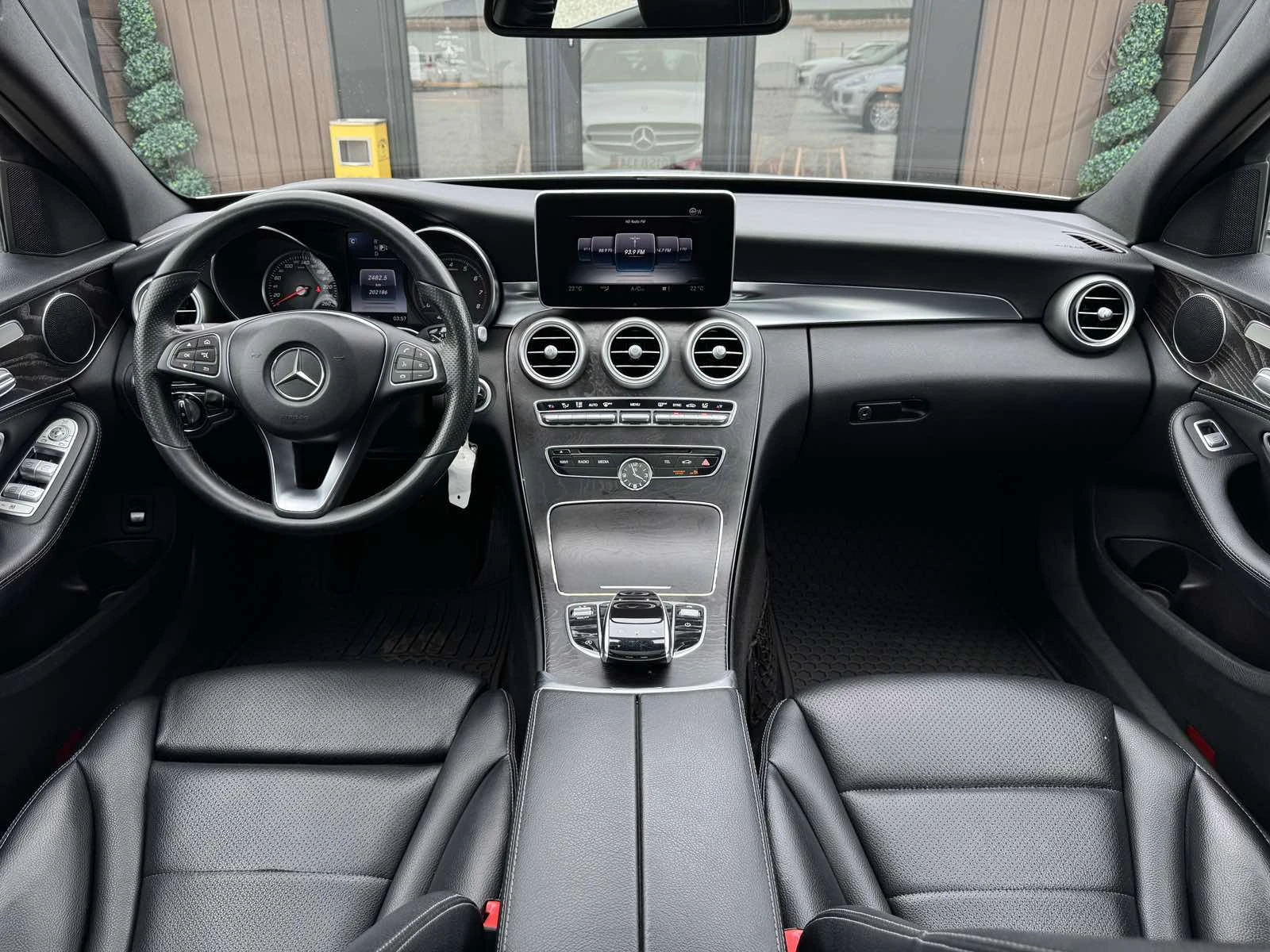 Mercedes-Benz C 300 AMG* 4-MATIC* LED - изображение 7