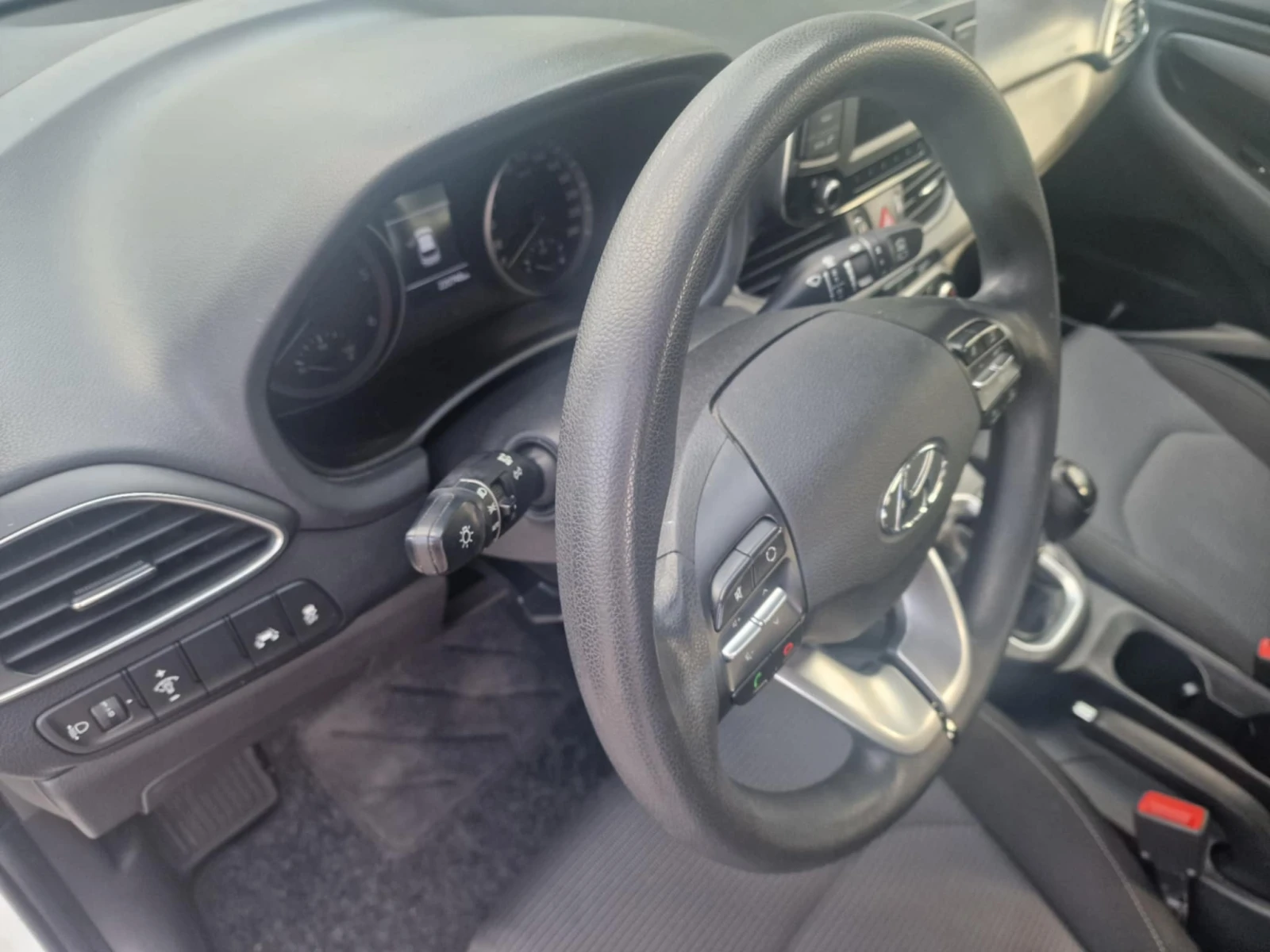 Hyundai I30 1.6CRDi Euro 6B - изображение 8