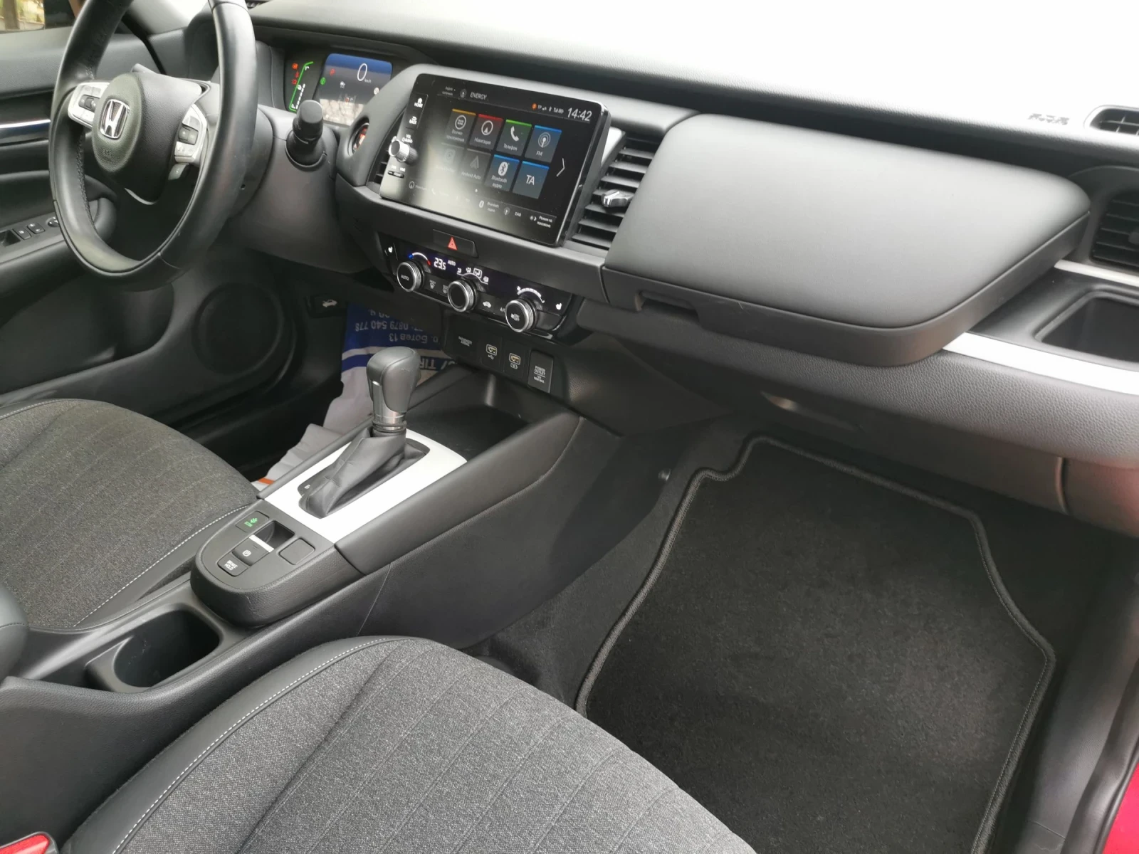 Honda Jazz e:HEV122HP - изображение 8