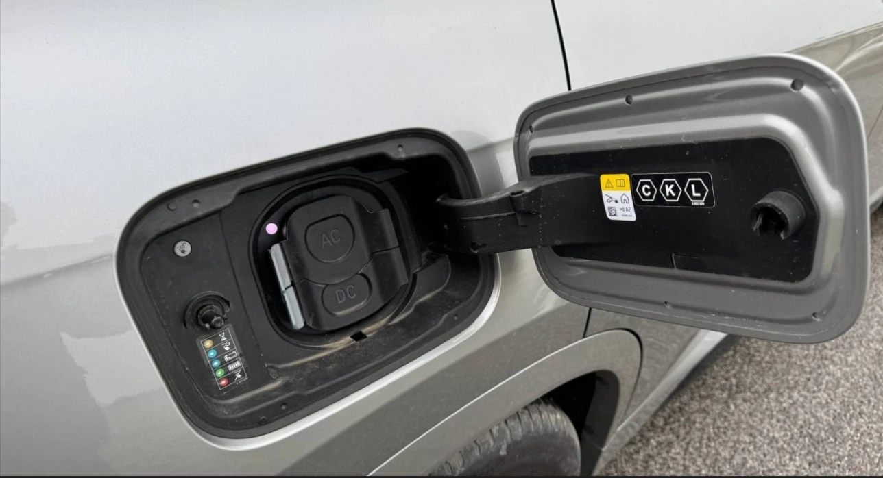 BMW iX1 eDrive20 - изображение 8