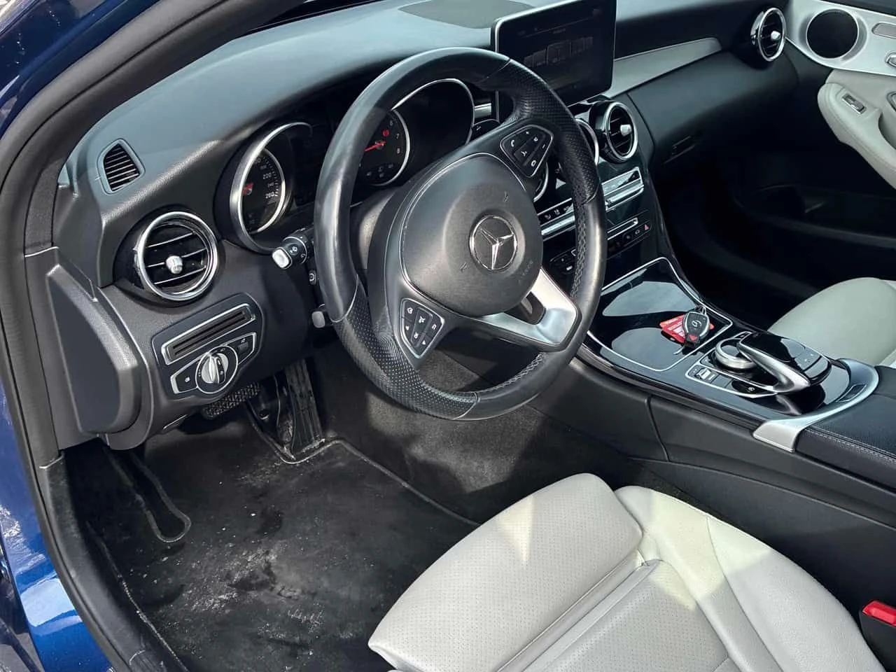 Mercedes-Benz C 300 CARFAX/ПАНОРАМА/ПОДГРЕВИ - изображение 7