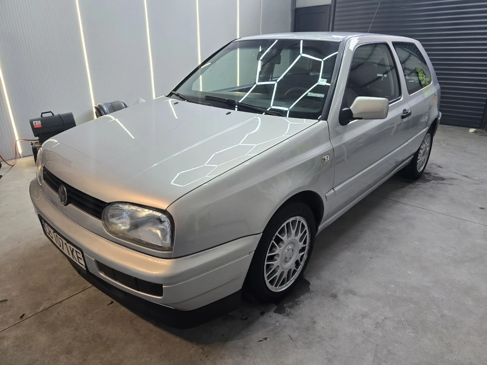 VW Golf 1.6 АВТОМАТ 