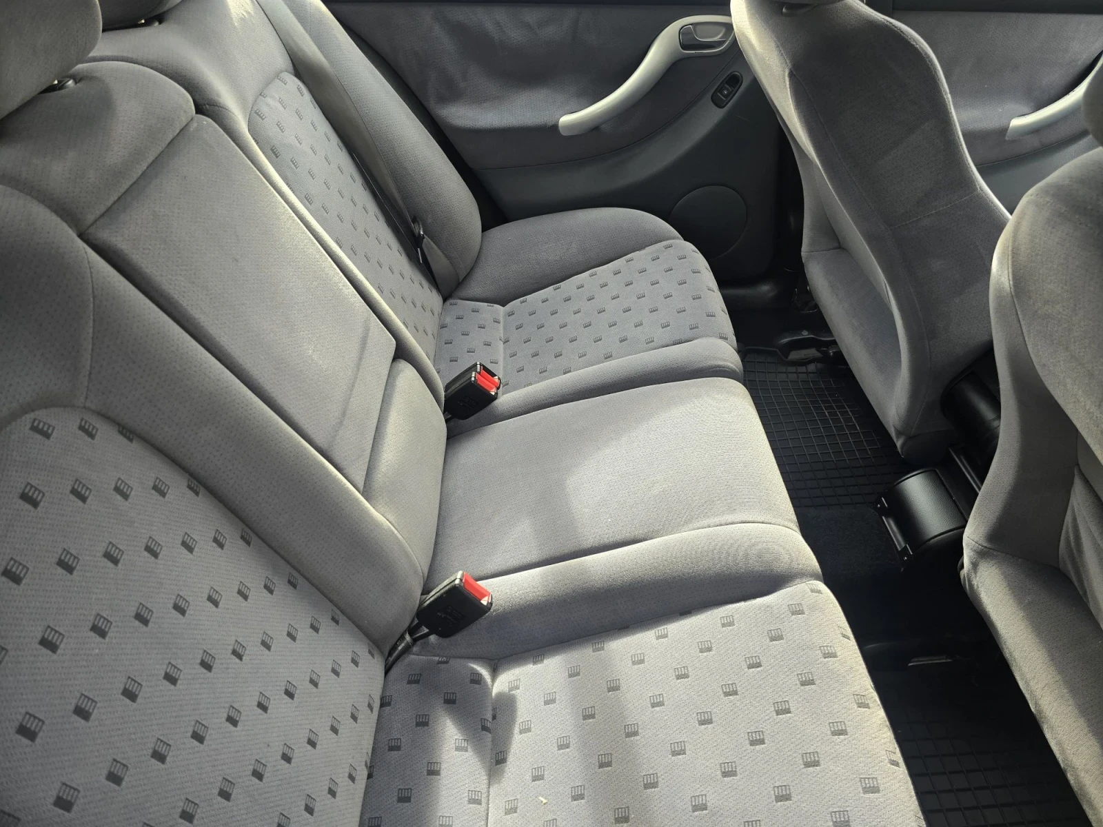 Seat Toledo 1.9TDI 90 KC., снимка 7 - Автомобили и джипове - 54887354