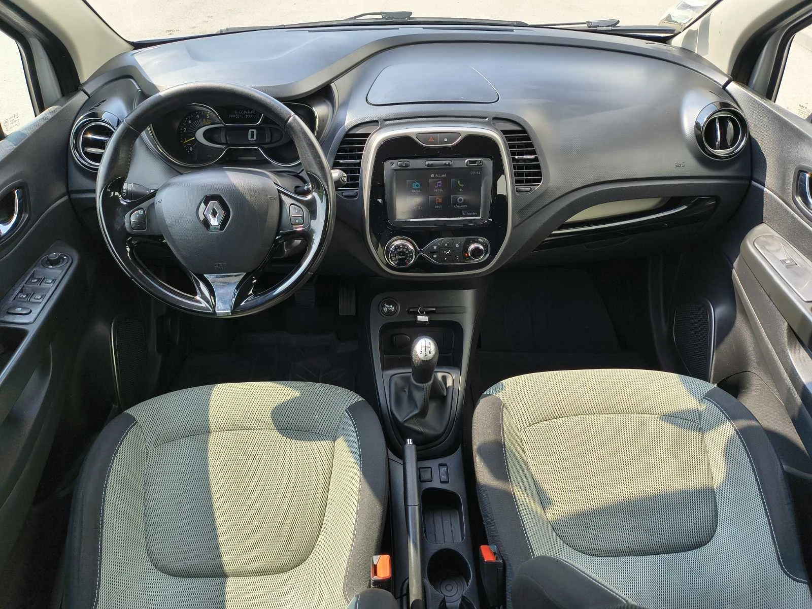 Renault Captur 1.5 DCI NAVI, снимка 11 - Автомобили и джипове - 55068498
