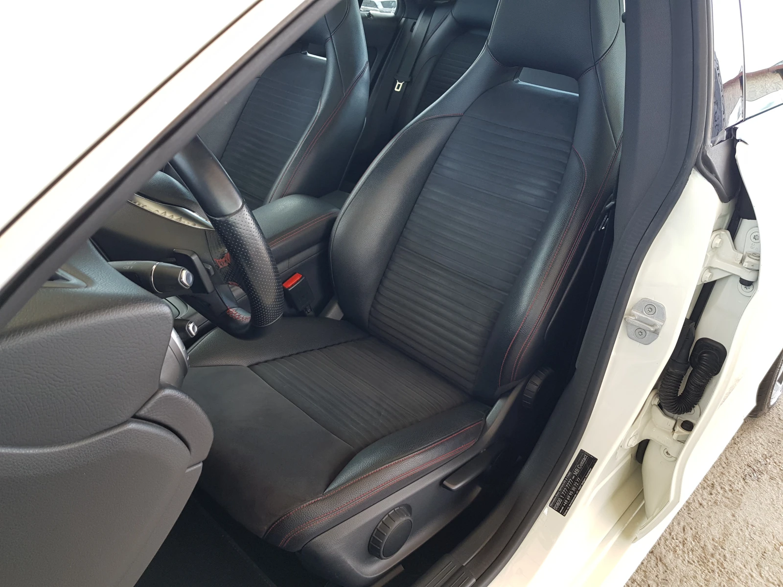 Mercedes-Benz CLA 200 AMG 121 943 KM БЕНЗИН АВТОМАТИК ПАНОРАМА, снимка 9 - Автомобили и джипове - 55378863