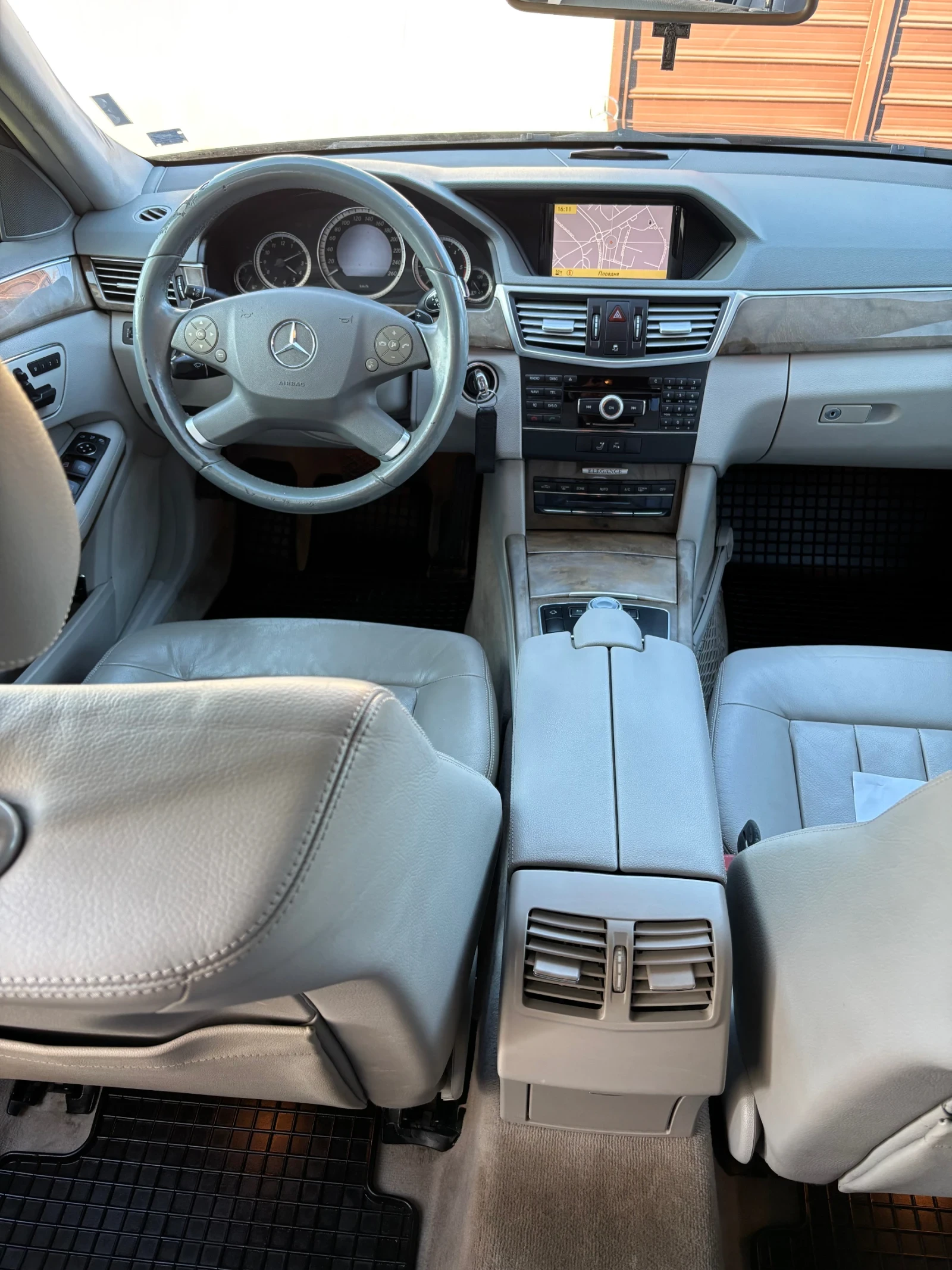 Mercedes-Benz E 350, снимка 12 - Автомобили и джипове - 55496088