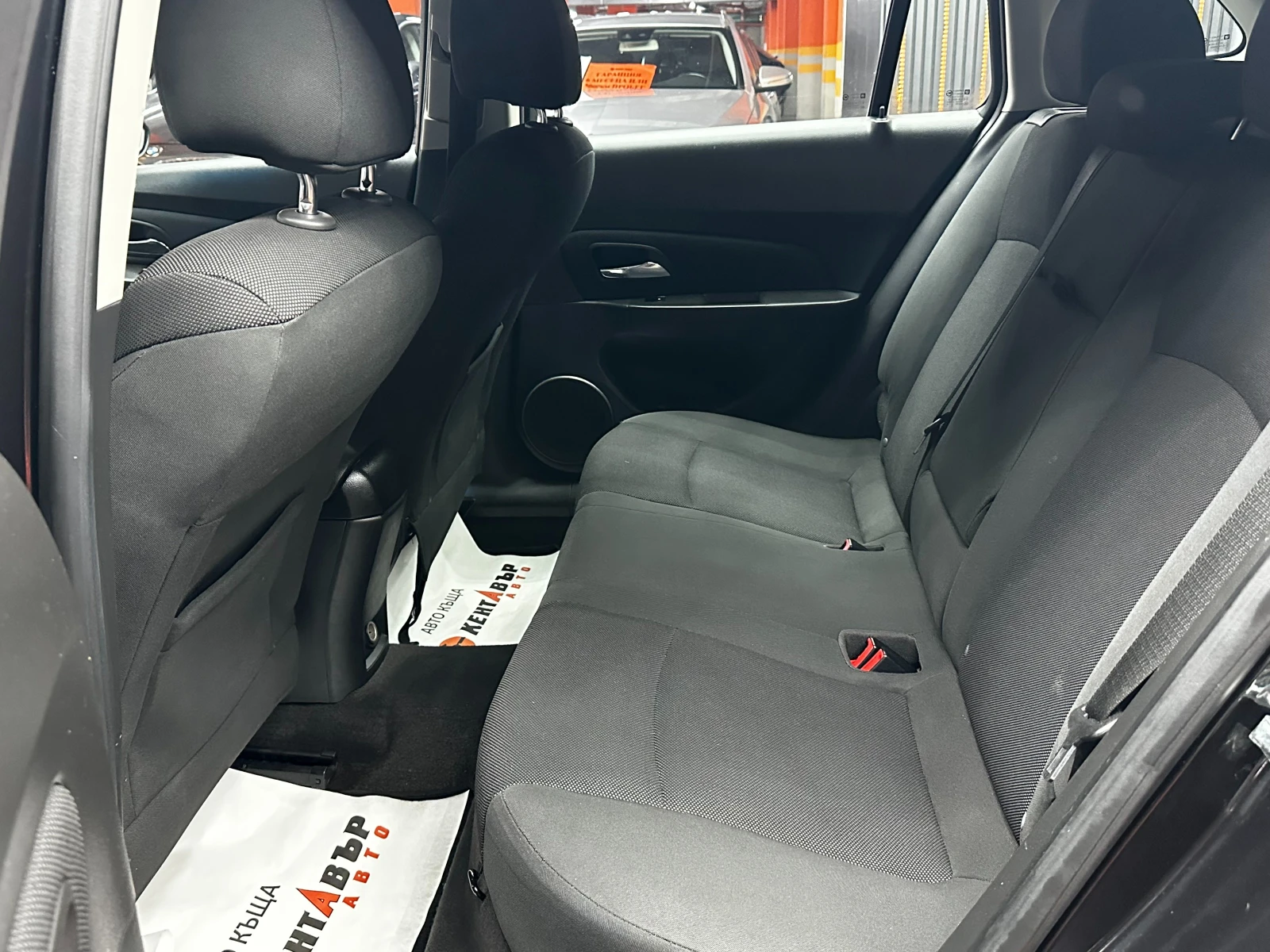 Chevrolet Cruze 1.6i 124 к.с., снимка 15 - Автомобили и джипове - 55568387