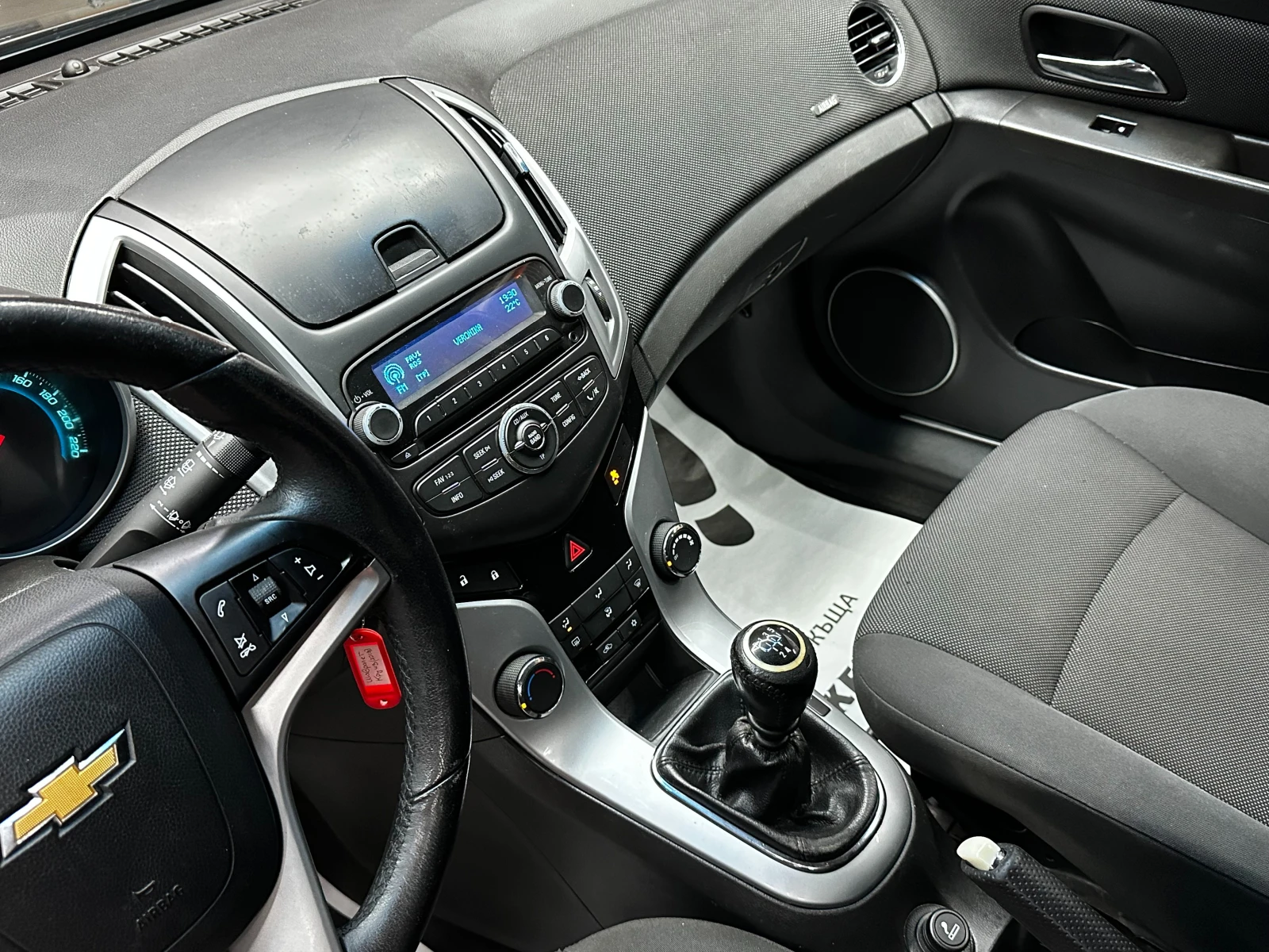 Chevrolet Cruze 1.6i 124 к.с., снимка 11 - Автомобили и джипове - 55568387