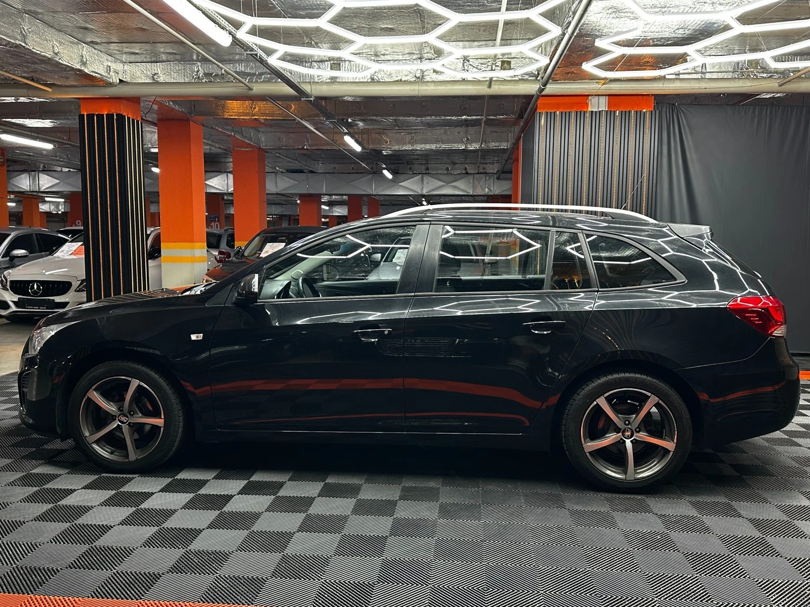 Chevrolet Cruze 1.6i 124 к.с., снимка 3 - Автомобили и джипове - 55568387