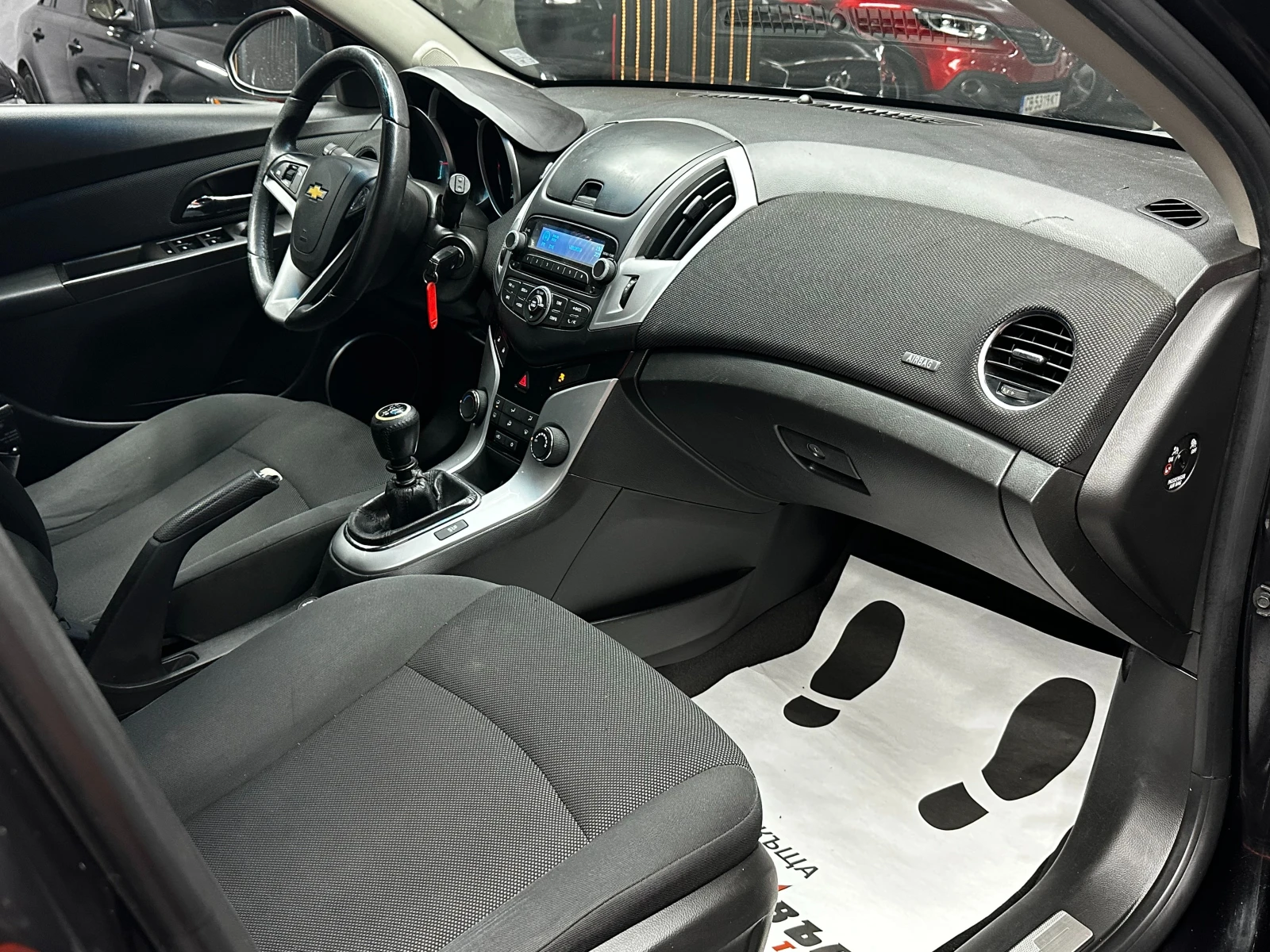 Chevrolet Cruze 1.6i 124 к.с., снимка 17 - Автомобили и джипове - 55568387