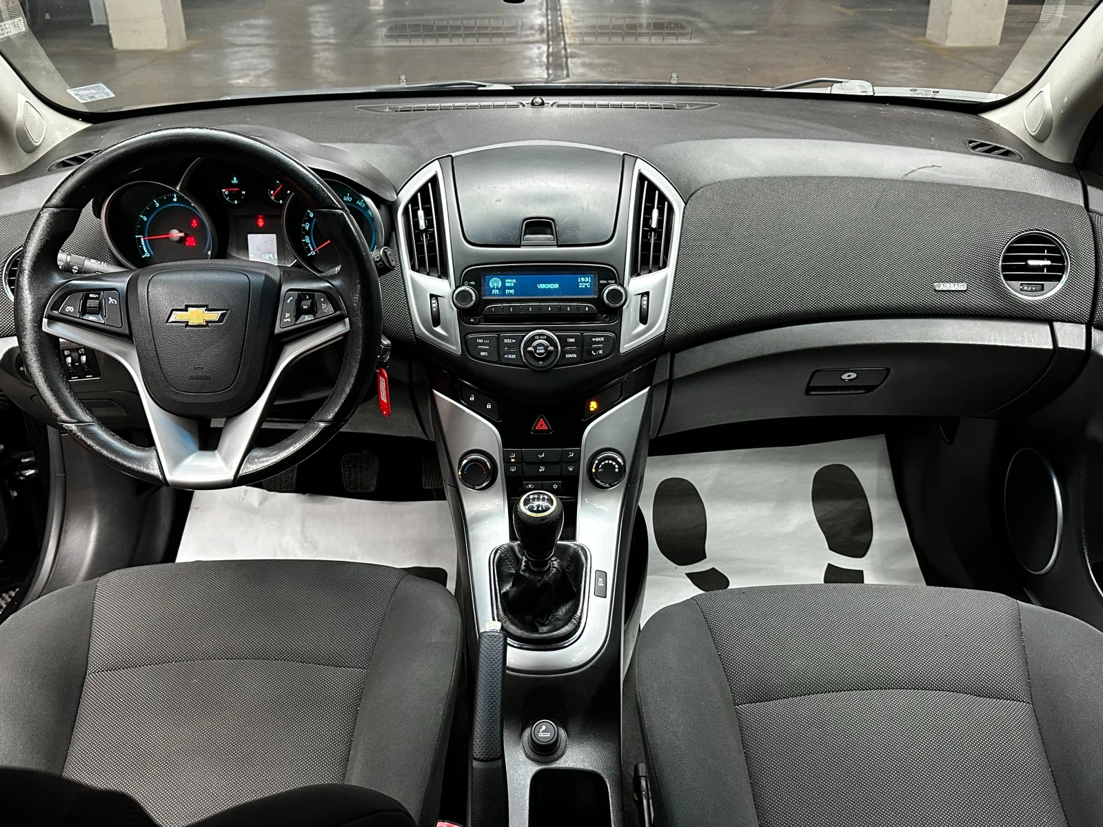 Chevrolet Cruze 1.6i 124 к.с., снимка 16 - Автомобили и джипове - 55568387