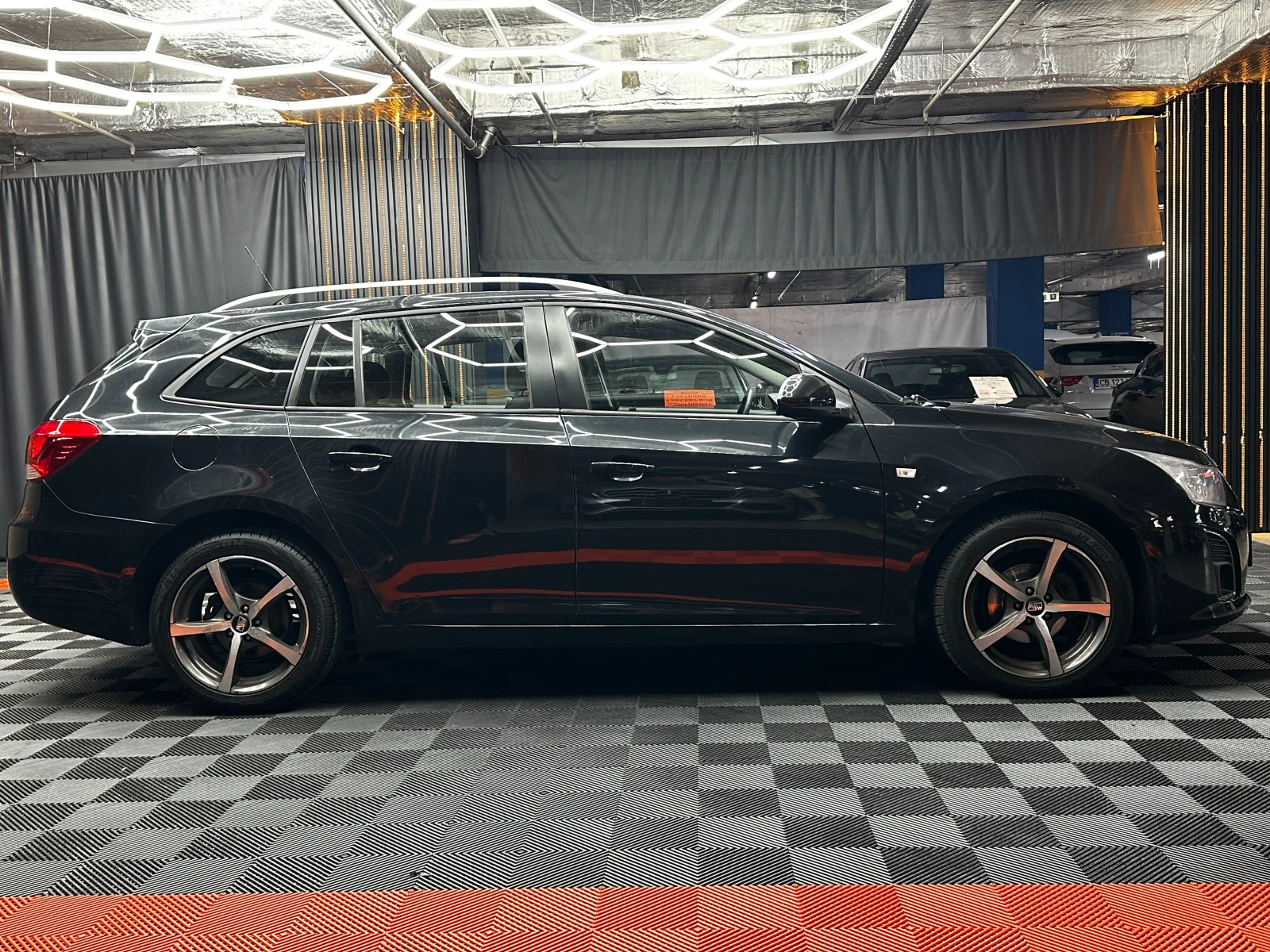Chevrolet Cruze 1.6i 124 к.с., снимка 7 - Автомобили и джипове - 55568387