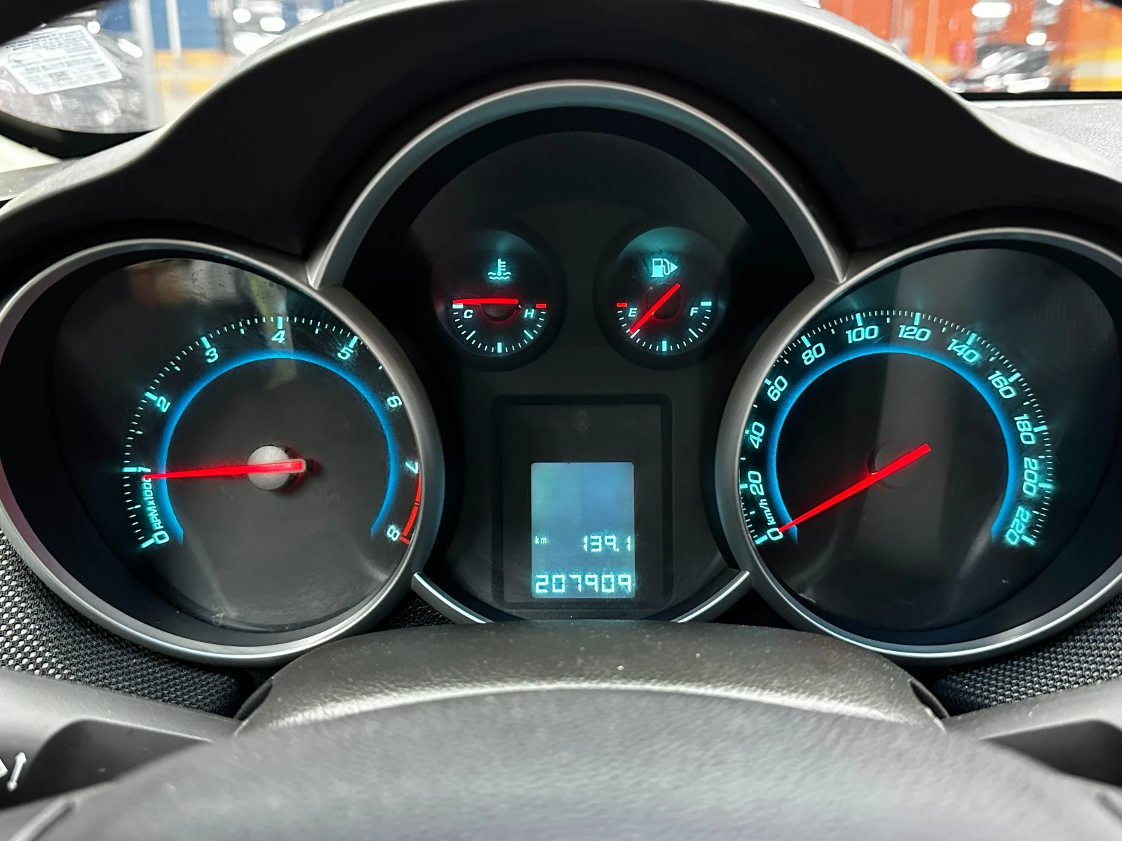 Chevrolet Cruze 1.6i 124 к.с., снимка 13 - Автомобили и джипове - 55568387