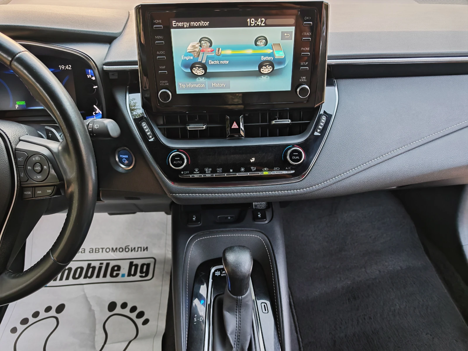 Toyota Corolla --2.0 HYBRIDE--BI TONE-КОЖА-ANDROIA AUTO-CAR PLAY, снимка 11 - Автомобили и джипове - 55853161