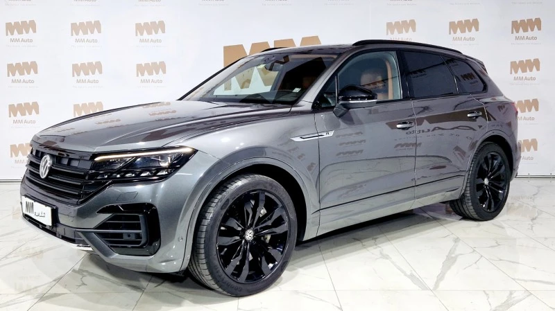 VW Touareg V8 TDI R line панорама памет Distronic въздух, снимка 1 - Автомобили и джипове - 46305132