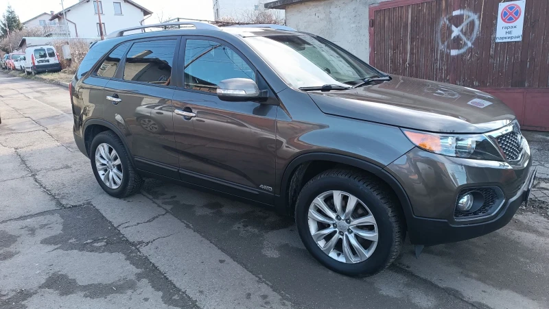 Kia Sorento 2.4 перфектен 4х4.Серв.история, снимка 7 - Автомобили и джипове - 48828478