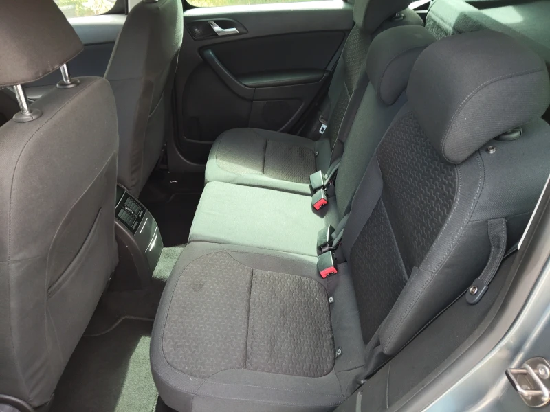 Skoda Yeti 1, 2i 105ps DSG NAVI, снимка 11 - Автомобили и джипове - 51595914