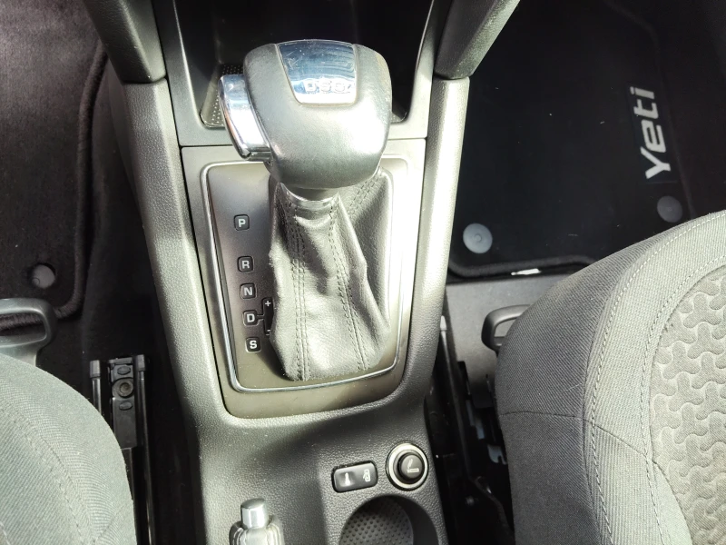 Skoda Yeti 1, 2i 105ps DSG NAVI, снимка 13 - Автомобили и джипове - 51595914