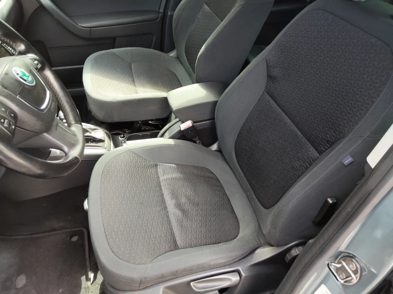 Skoda Yeti 1, 2i 105ps DSG NAVI, снимка 10 - Автомобили и джипове - 51595914