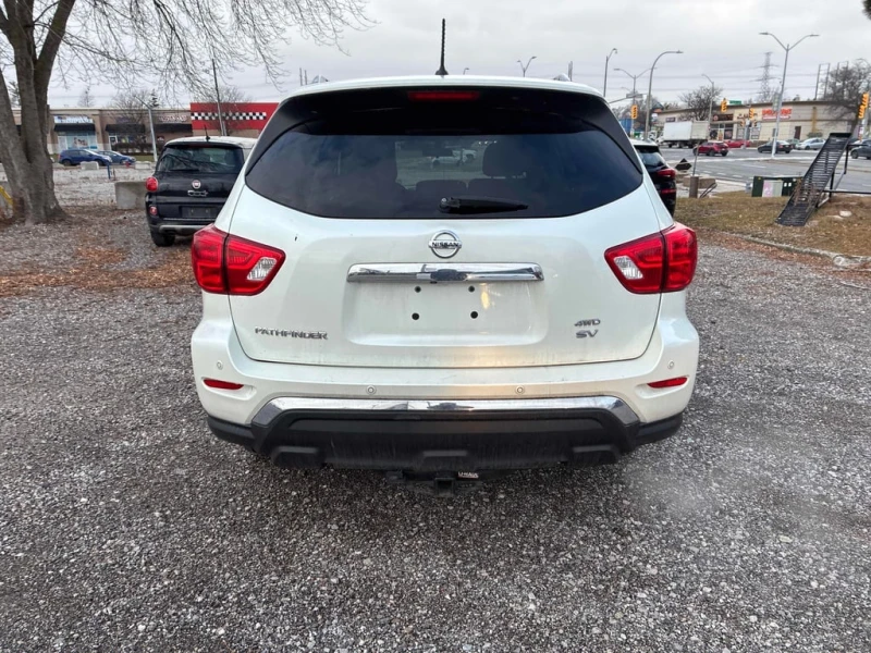 Nissan Pathfinder * 4WD 4dr * CARFAX * БЕЗ ПЪРВОНАЧАЛНА ВНОСКА, снимка 4 - Автомобили и джипове - 52877717