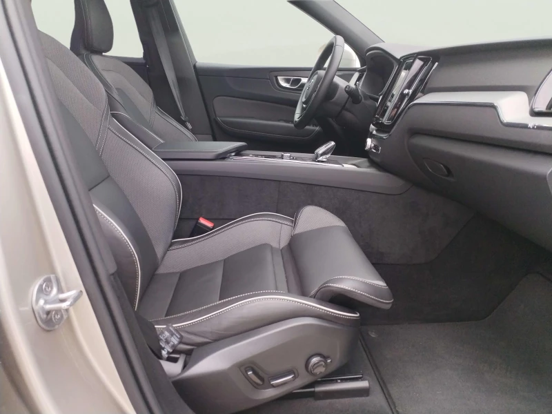 Volvo XC60 2.0 T6, снимка 9 - Автомобили и джипове - 53506252