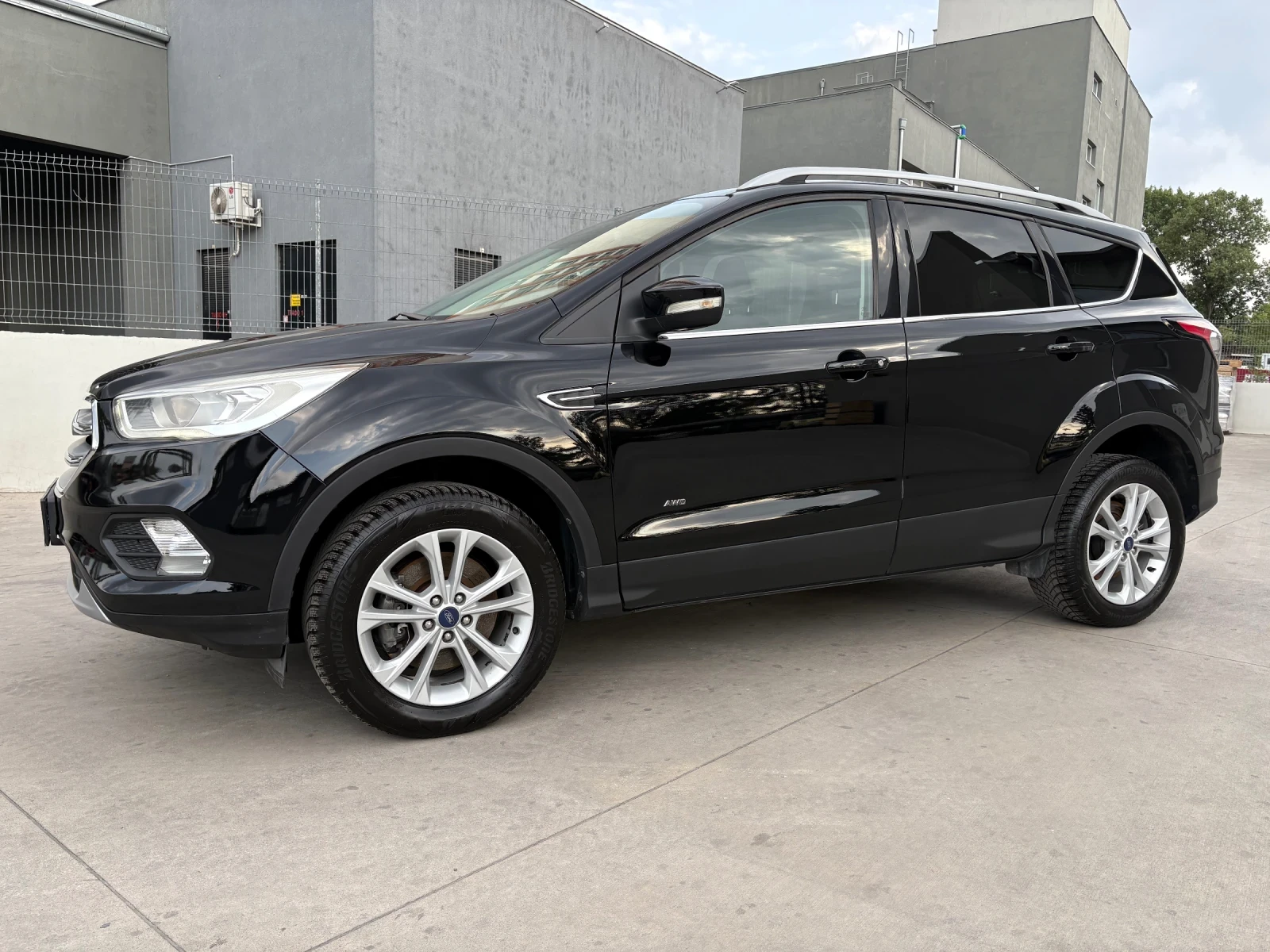 Ford Kuga Titanium 4x4 2.0 diesel 150kc Autamatic Euro 6 - изображение 2