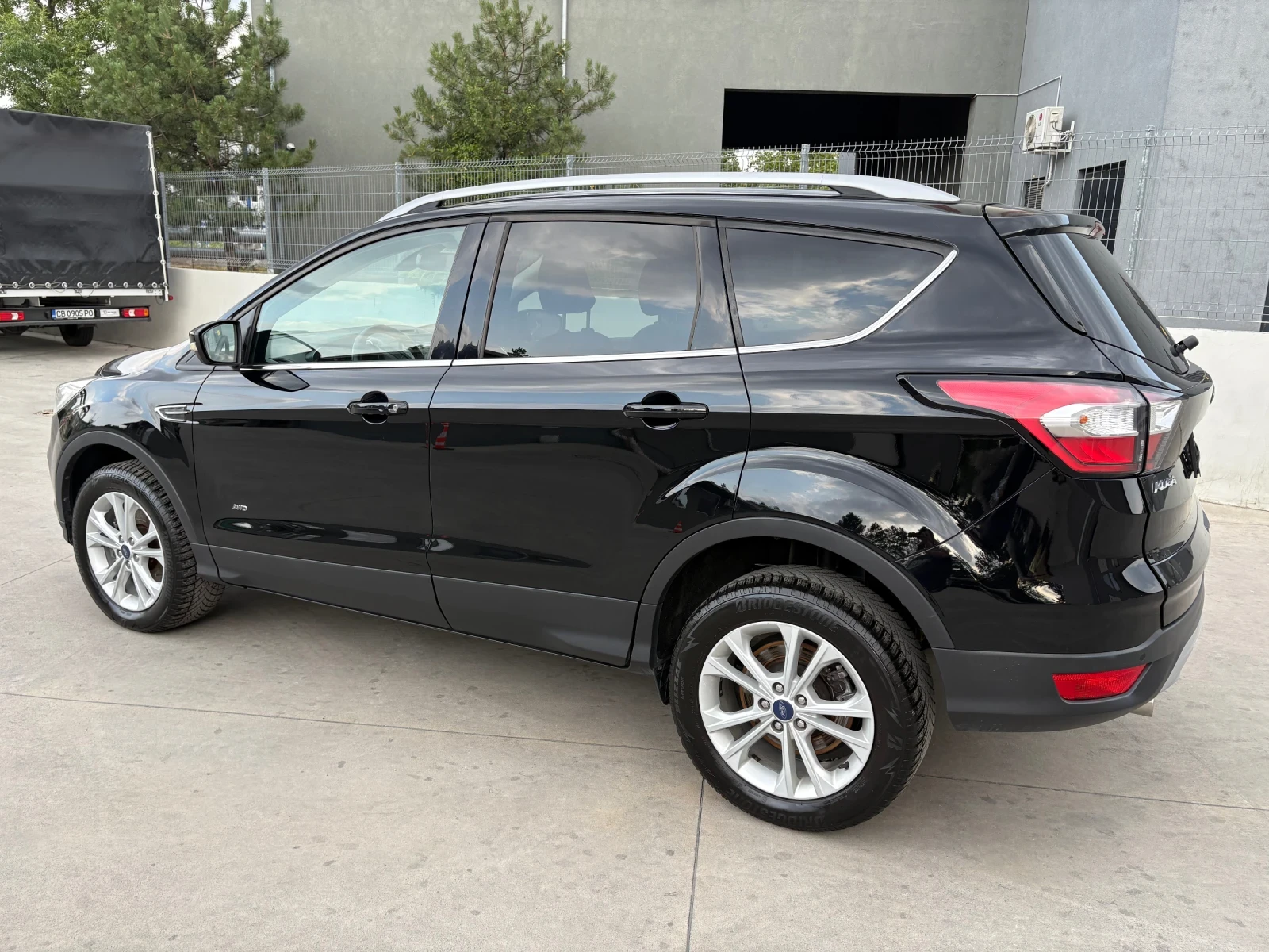 Ford Kuga Titanium 4x4 2.0 diesel 150kc Autamatic Euro 6 - изображение 4