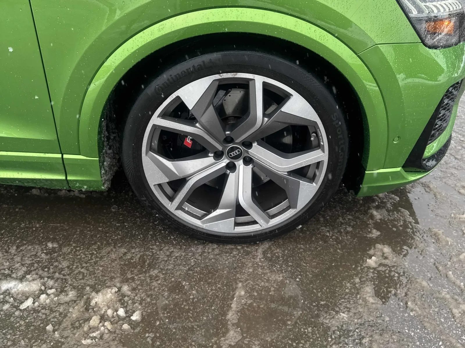 Audi RSQ8 4.4L V8 QUATTRO S-LINE - изображение 2