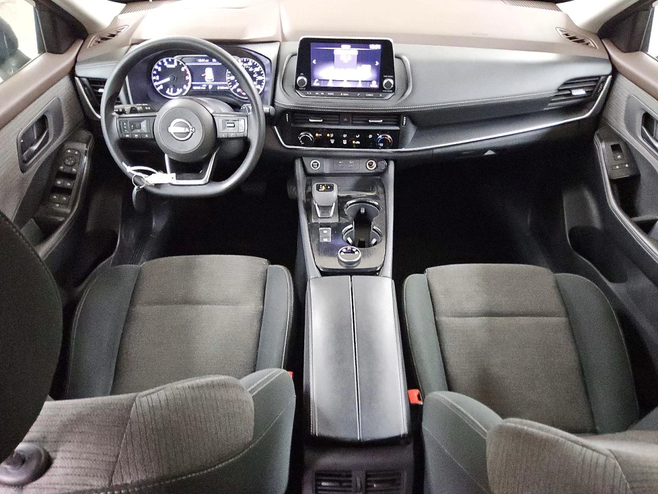 Nissan Rogue, снимка 9 - Автомобили и джипове - 53973619