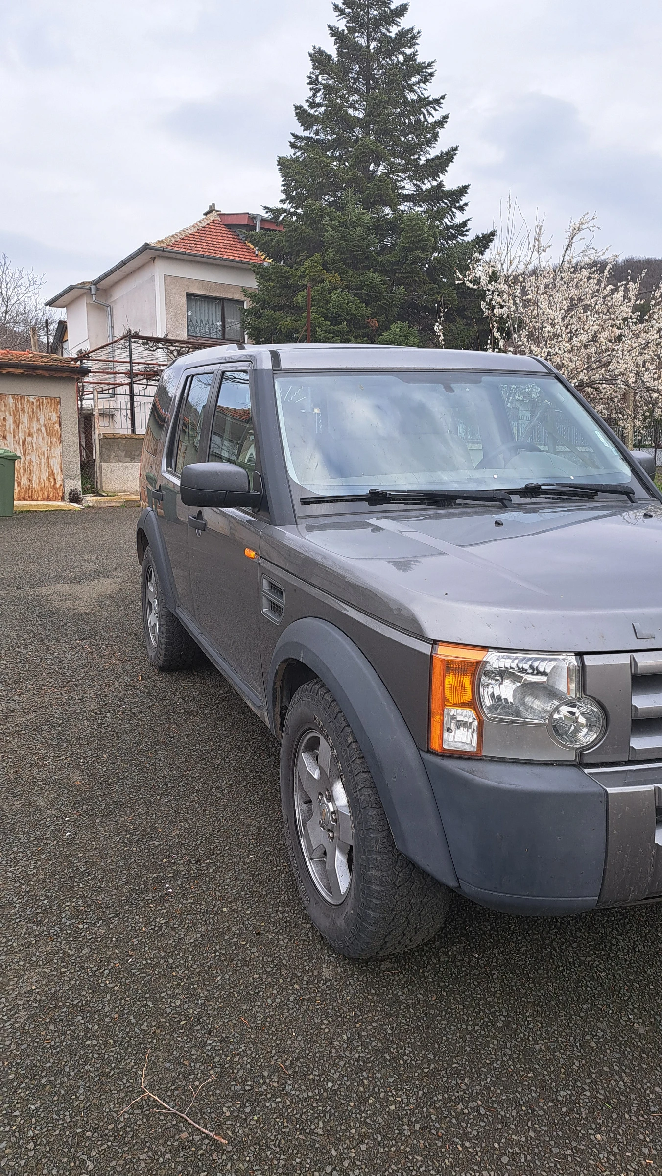 Land Rover Discovery 2.7TDI 7 МЕСТЕН, снимка 2 - Автомобили и джипове - 54119146