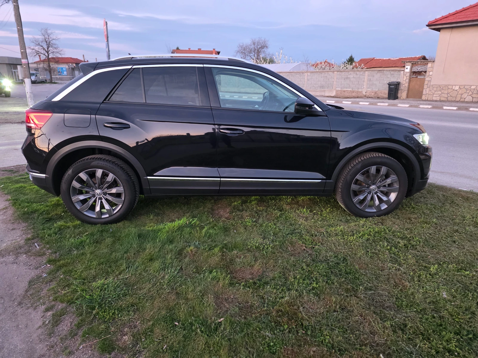 VW T-Roc 1.5, снимка 4 - Автомобили и джипове - 54203682