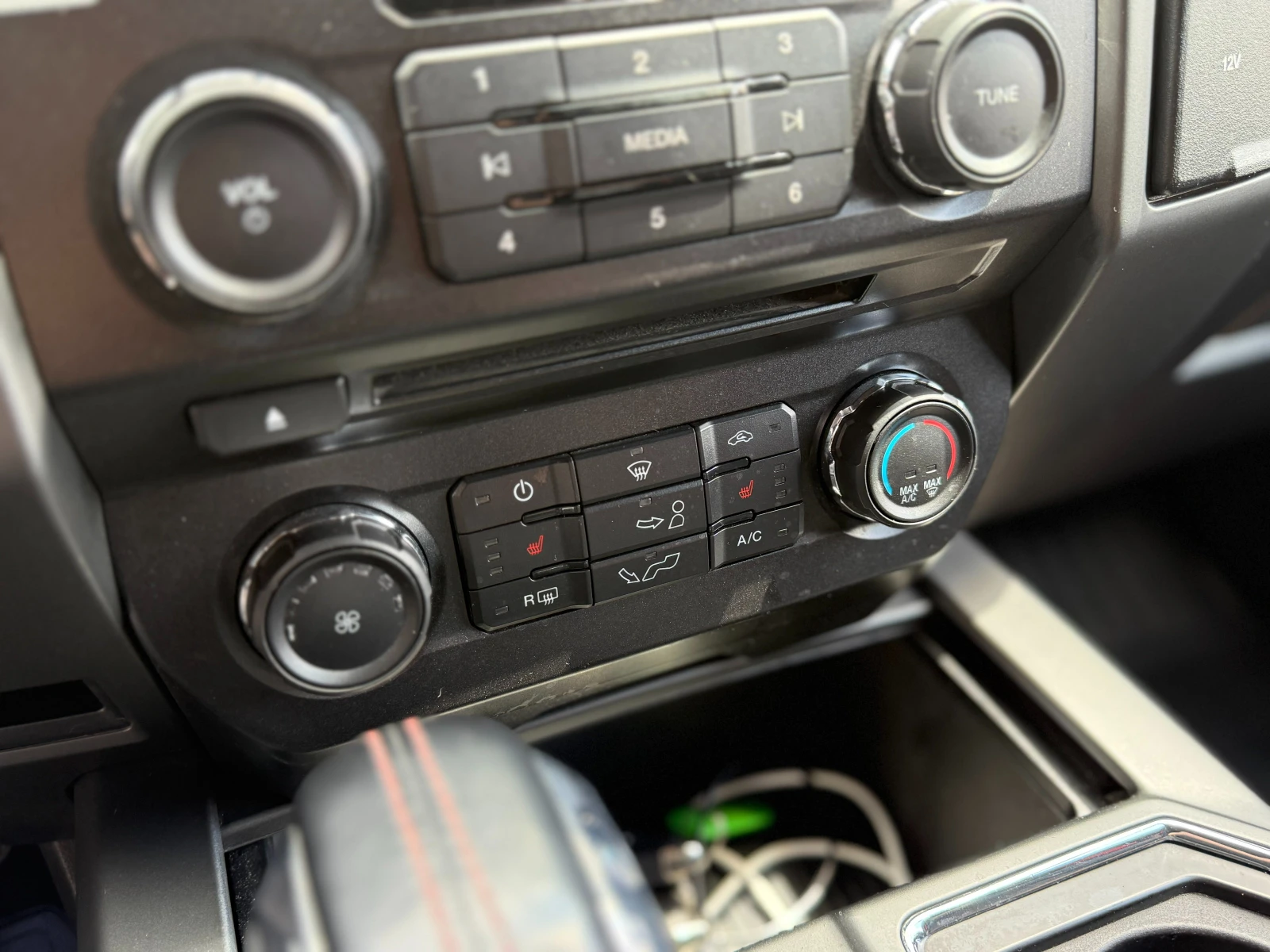 Ford F150 XLT* 2.7* EcoboostV6* 10speed* , снимка 10 - Автомобили и джипове - 54293978