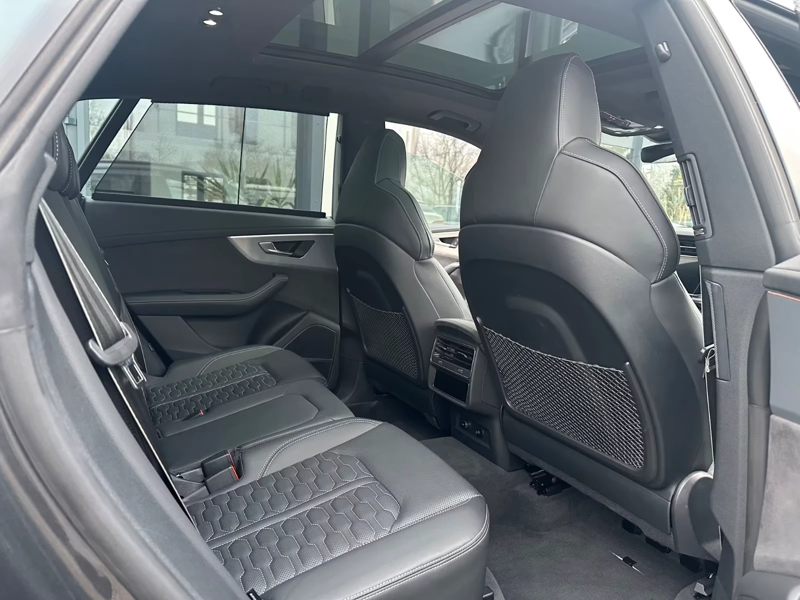 Audi RSQ8 CERAMIC* B&O* PANO* HEAD-UP* MEMORY* DISTR* , снимка 11 - Автомобили и джипове - 54519748