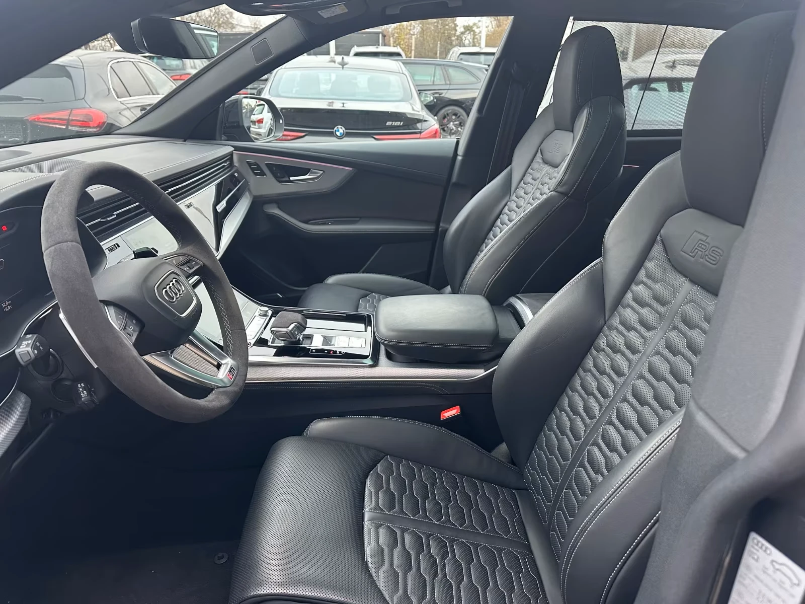 Audi RSQ8 CERAMIC* B&O* PANO* HEAD-UP* MEMORY* DISTR* , снимка 6 - Автомобили и джипове - 54519748