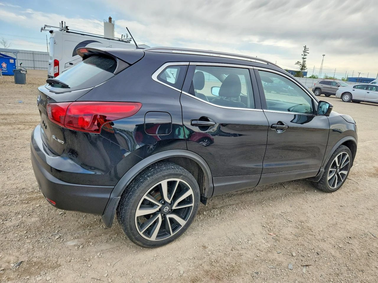 Nissan Rogue 2.0l Sport Sl, снимка 3 - Автомобили и джипове - 54920317