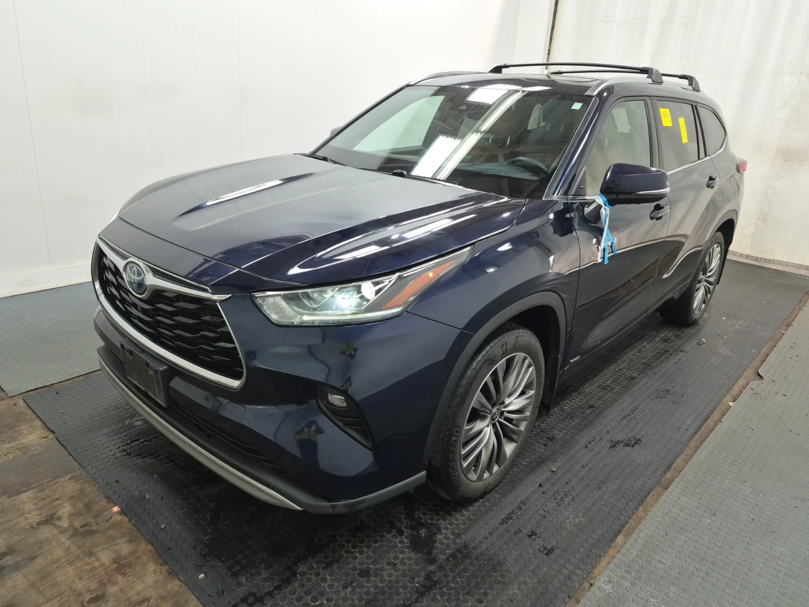 Toyota Highlander Hybrid Limited* AWD* PANO* 360* ОБДУХВАНЕ* 6+ 1, снимка 2 - Автомобили и джипове - 55012669