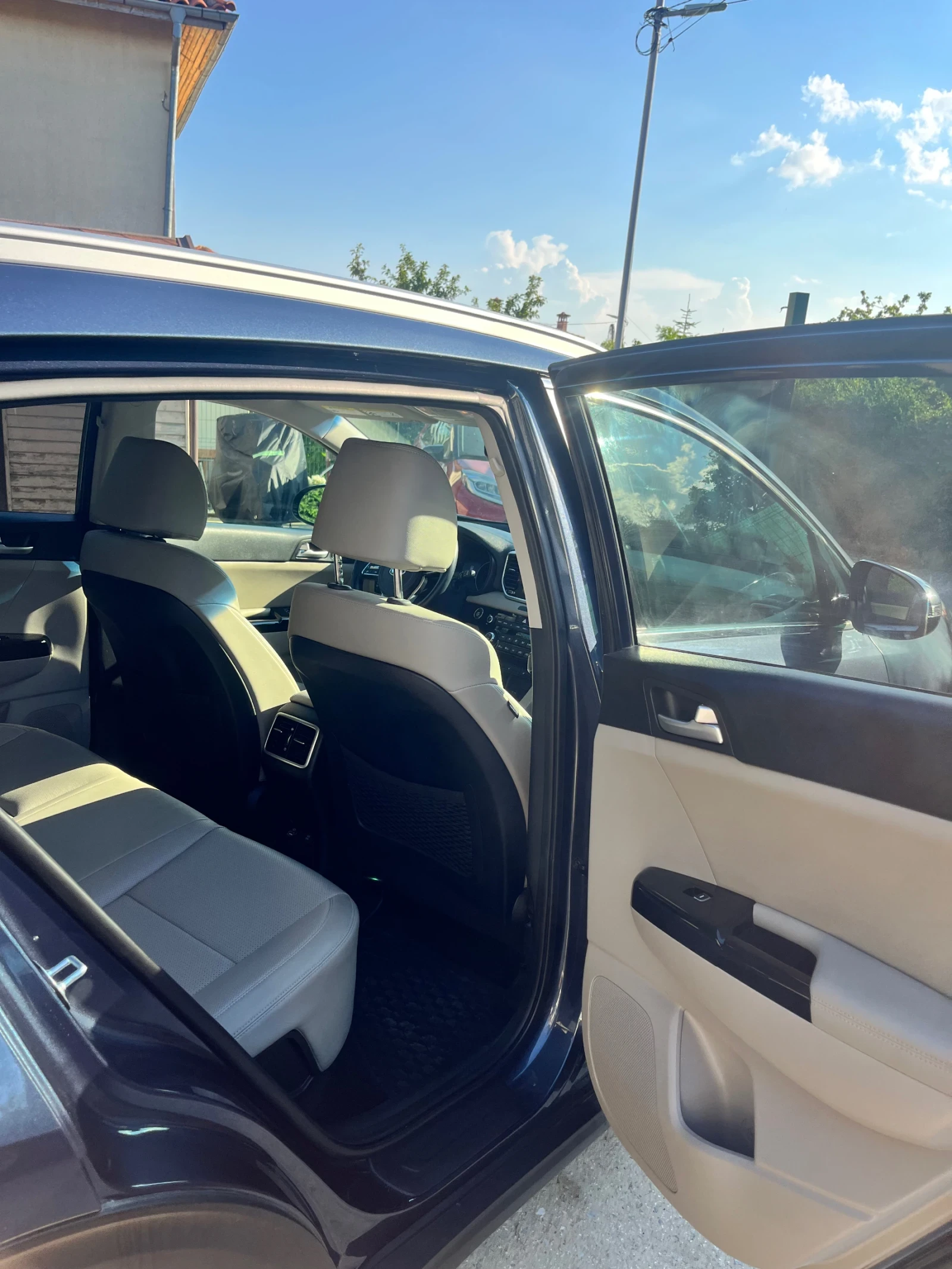 Kia Sportage, снимка 8 - Автомобили и джипове - 55081856