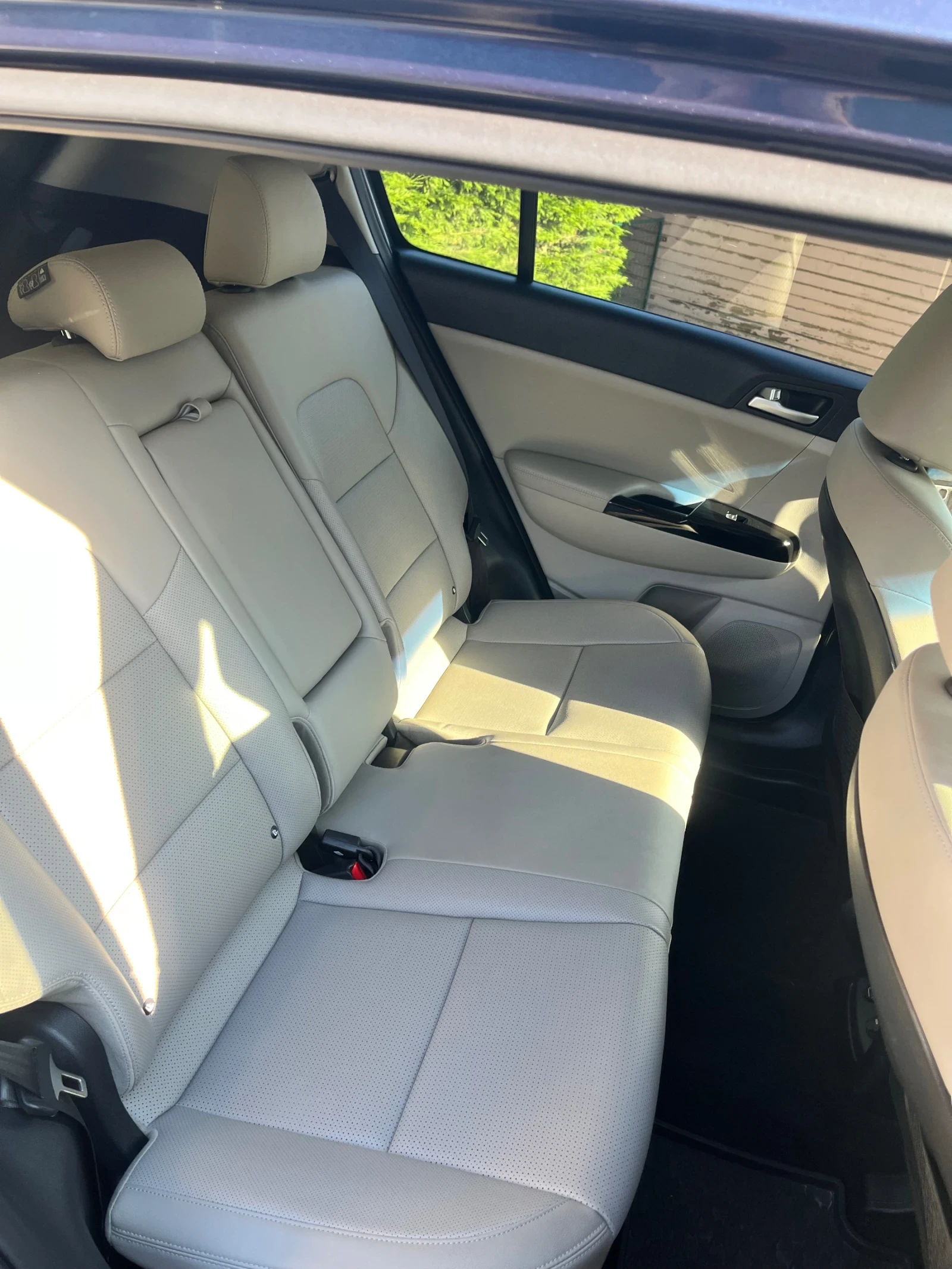 Kia Sportage, снимка 9 - Автомобили и джипове - 55081856