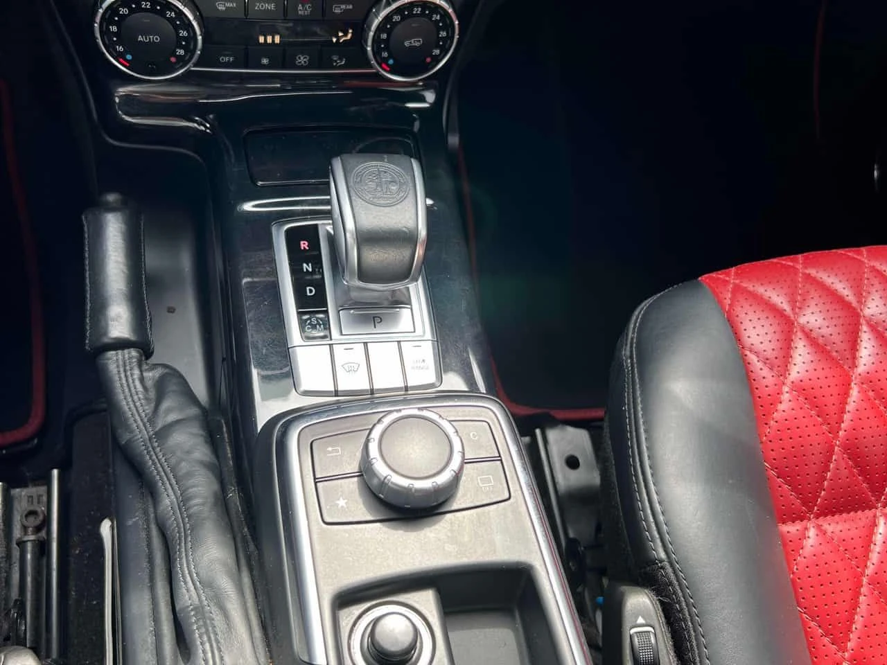Mercedes-Benz G 63 AMG CARFAX, снимка 13 - Автомобили и джипове - 55402856